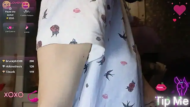 Snapshot of _Nika_Kik chatting on January 2025 04:30:02 PM Nika Kik online show from January 2025 04:30:02 PM