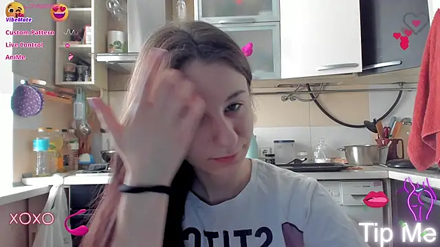 Snapshot of _Nika_Kik chatting on March 2025 06:46:01 AM Nika Kik online show from March 2025 06:46:01 AM