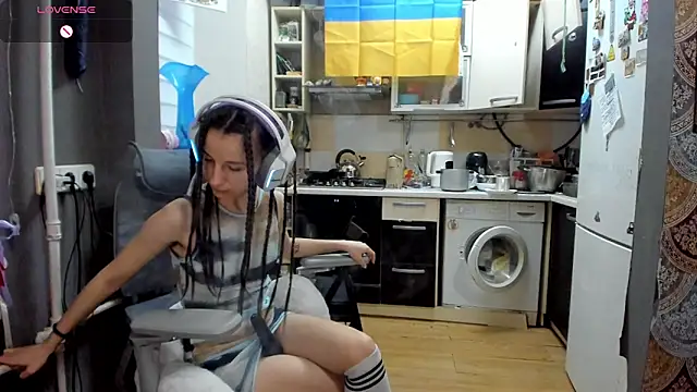  Nika Kik online show from April 2026 04:18:01 PM