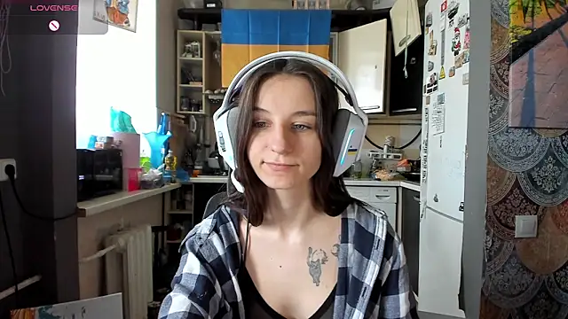 Snapshot of _Nika_Kik chatting on April 2026 12:14:02 PM Nika Kik online show from April 2026 12:14:02 PM