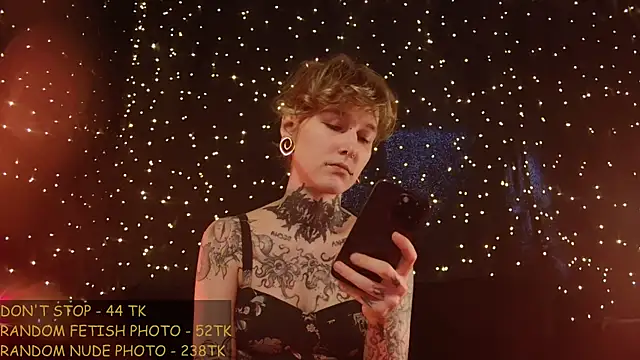 Snapshot of Littlespacemouse chatting on June 2026 08:28:01 AM Littlespacemouse online show from June 2026 08:28:01 AM