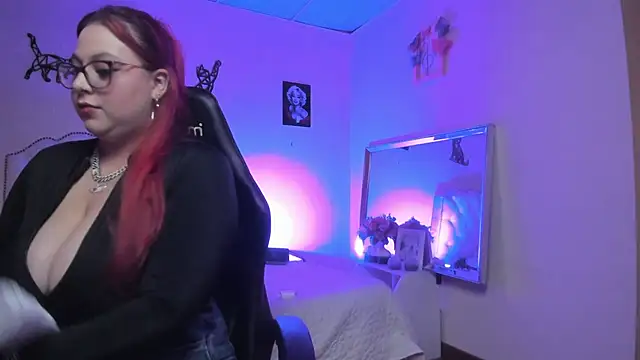 Blair Elliss online show from November 2025 07:07:02 PM