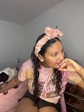 Snapshot of tati__22 chatting on November 2025 05:15:02 PM tati 22 online show from November 2025 05:15:02 PM