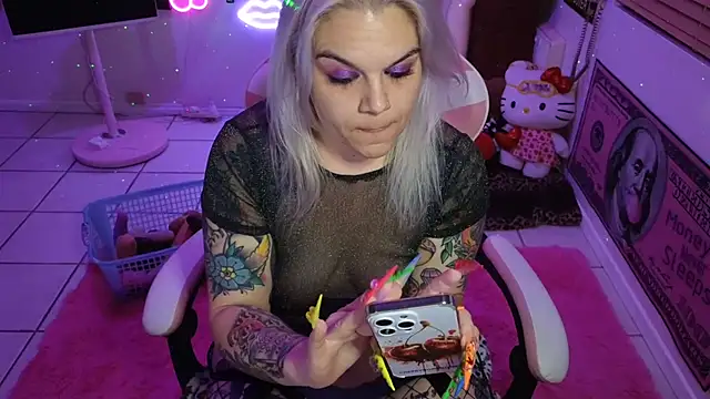 Snapshot of CherryBombBomb chatting on January 2025 06:03:01 AM CherryBombBomb online show from January 2025 06:03:01 AM