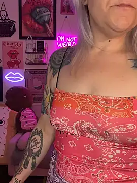 Snapshot of CherryBombBomb chatting on February 2025 04:31:01 AM CherryBombBomb online show from February 2025 04:31:01 AM