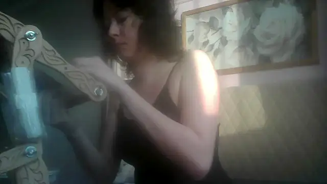 Snapshot of SunElizabeth chatting on March 2026 03:17:01 AM SunElizabeth online show from March 2026 03:17:01 AM