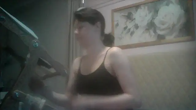Snapshot of SunElizabeth chatting on April 2026 01:58:02 AM SunElizabeth online show from April 2026 01:58:02 AM