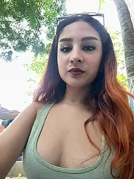 Mon Cherry online show from December 2025 01:38:02 PM