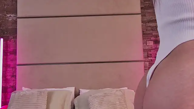 LunaWills  online show from February 2025 05:14:02 AM