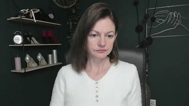 VivianWILD online show from October 2025 06:05:01 AM