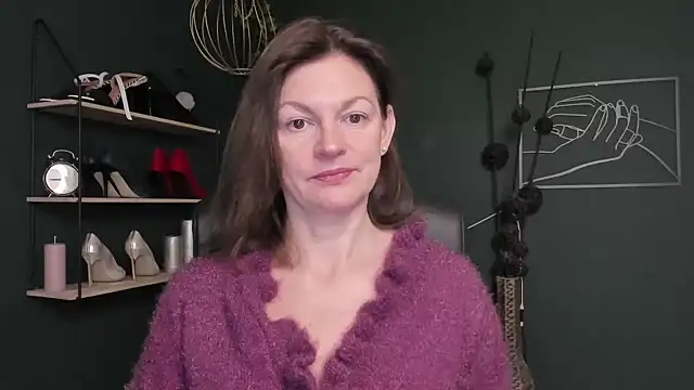 VivianWILD online show from October 2025 05:52:01 AM