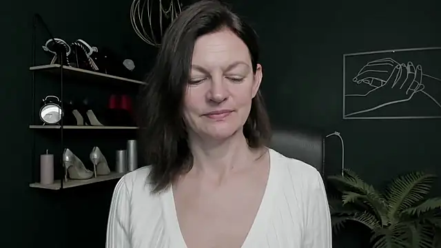 VivianWILD online show from November 2025 06:57:02 AM