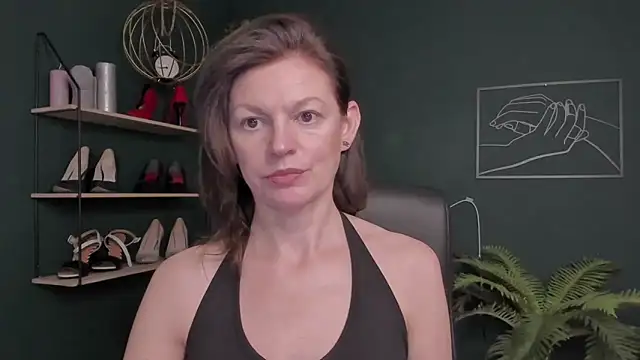 VivianWILD online show from November 2025 12:16:02 PM