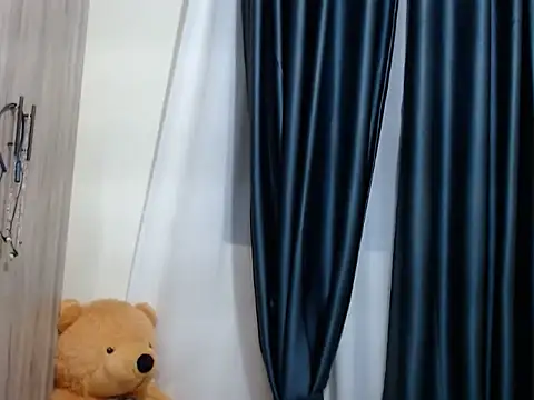 TeenieReeny online show from October 2025 04:38:02 PM