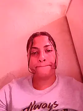 Snapshot of Giselabrunette25 chatting on January 2026 01:04:01 PM Giselabrunette25 online show from January 2026 01:04:01 PM