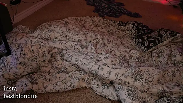 bestblonde online show from December 2024 11:31:02 PM