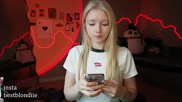 bestblonde online show from January 2025 05:19:01 PM