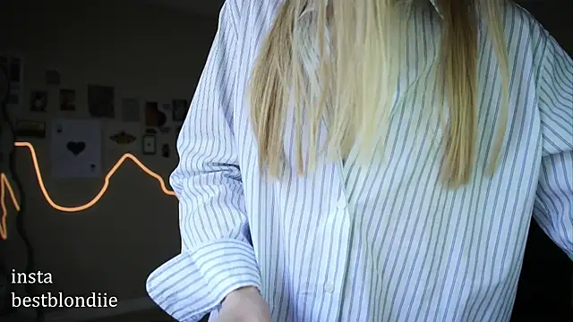 bestblonde online show from March 2025 05:38:02 PM