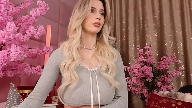 Elliblue online show from December 2025 10:37:02 PM