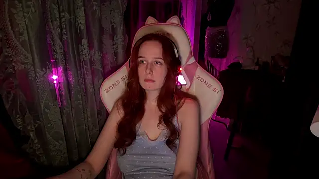 Snapshot of pearl_princess_ chatting on June 2026 11:03:01 PM pearl princess online show from June 2026 11:03:01 PM
