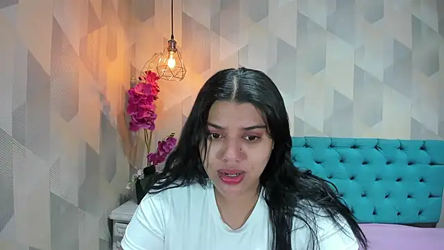 Snapshot of LindaBreeS chatting on July 2026 01:58:01 PM LindaBreeS online show from July 2026 01:58:01 PM