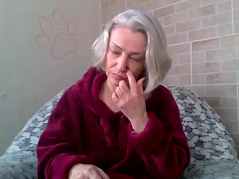 Lorie Carrie online show from January 2026 10:21:02 AM