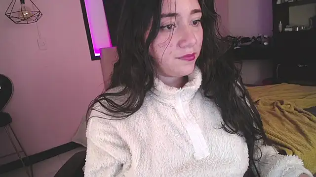 Snapshot of Andrea_Ramos chatting on December 2024 09:39:02 AM Andrea Ramos online show from December 2024 09:39:02 AM
