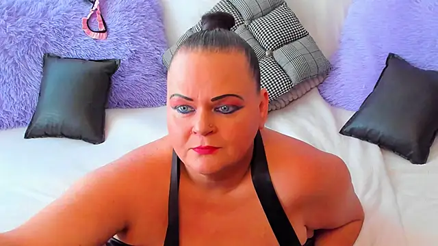 Snapshot of MilanaBiegert chatting on September 2025 10:53:02 AM MilanaBiegert online show from September 2025 10:53:02 AM