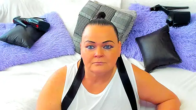 Snapshot of MilanaBiegert chatting on April 2026 01:26:01 PM MilanaBiegert online show from April 2026 01:26:01 PM