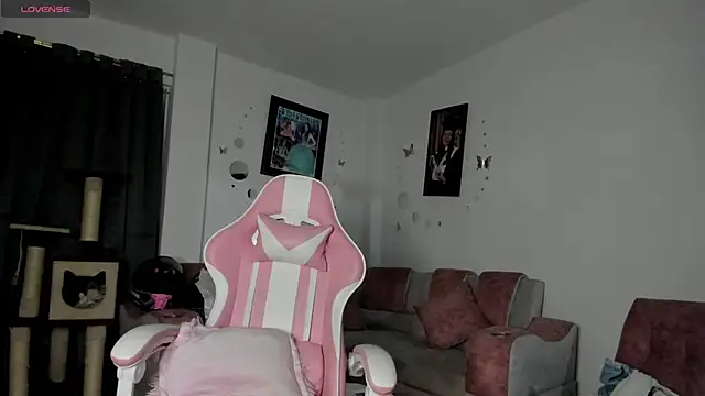 Snapshot of katty_snow chatting on December 2024 12:17:02 AM katty snow online show from December 2024 12:17:02 AM