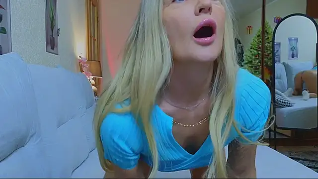 Snapshot of amelia_blondy chatting on January 2025 05:10:02 AM amelia blondy online show from January 2025 05:10:02 AM