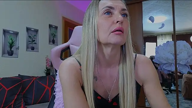 Snapshot of amelia_blondy chatting on February 2025 09:53:02 AM amelia blondy online show from February 2025 09:53:02 AM