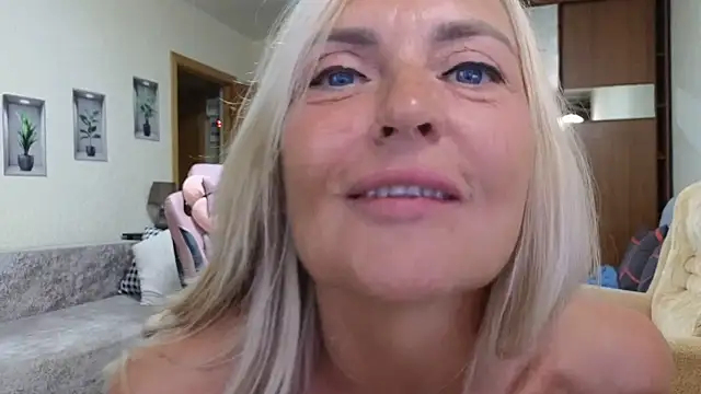 Snapshot of amelia_blondy chatting on October 2025 11:38:02 AM amelia blondy online show from October 2025 11:38:02 AM