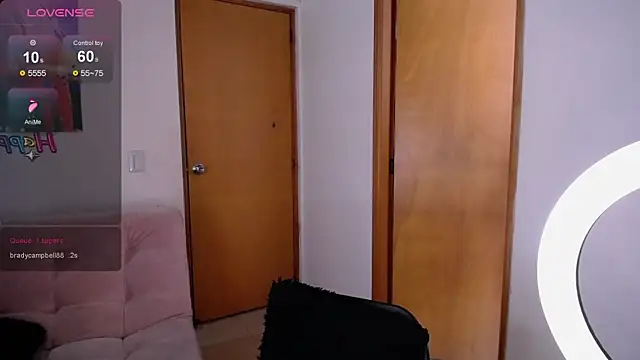 Snapshot of Emii_Sweet chatting on March 2026 07:55:02 PM Emii Sweet online show from March 2026 07:55:02 PM