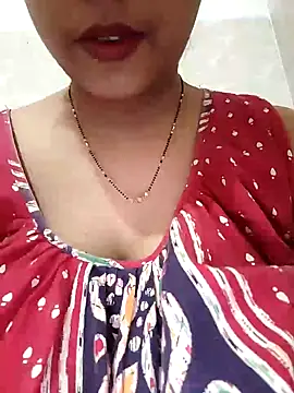 Snapshot of sexyindi_couple chatting on January 2025 01:44:02 PM sexyindi couple online show from January 2025 01:44:02 PM