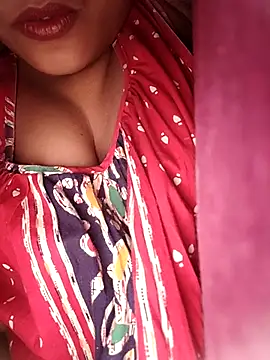 Snapshot of sexyindi_couple chatting on January 2025 10:38:02 AM sexyindi couple online show from January 2025 10:38:02 AM