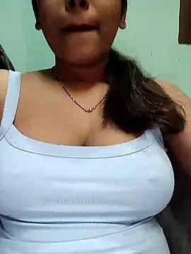 Snapshot of sexyindi_couple chatting on March 2025 02:12:02 PM sexyindi couple online show from March 2025 02:12:02 PM