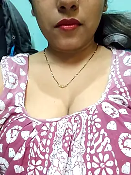 Snapshot of sexyindi_couple chatting on March 2025 06:00:02 PM sexyindi couple online show from March 2025 06:00:02 PM