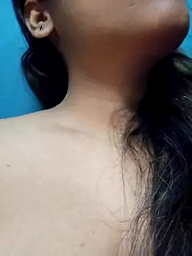 Snapshot of sexyindi_couple chatting on September 2025 02:07:02 PM sexyindi couple online show from September 2025 02:07:02 PM