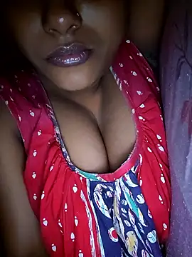 Snapshot of sexyindi_couple chatting on January 2026 12:02:01 AM sexyindi couple online show from January 2026 12:02:01 AM