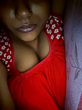 Snapshot of sexyindi_couple chatting on January 2026 10:24:02 PM sexyindi couple online show from January 2026 10:24:02 PM