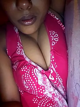 Snapshot of sexyindi_couple chatting on January 2026 11:47:01 AM sexyindi couple online show from January 2026 11:47:01 AM