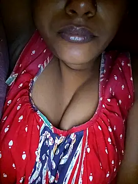 Snapshot of sexyindi_couple chatting on January 2026 10:46:01 PM sexyindi couple online show from January 2026 10:46:01 PM