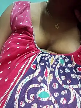 Snapshot of sexyindi_couple chatting on February 2026 02:37:02 PM sexyindi couple online show from February 2026 02:37:02 PM