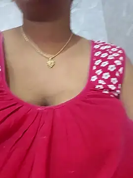 Snapshot of sexyindi_couple chatting on February 2026 07:02:01 AM sexyindi couple online show from February 2026 07:02:01 AM