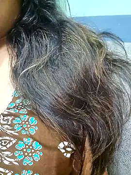 Snapshot of sexyindi_couple chatting on April 2026 06:16:02 AM sexyindi couple online show from April 2026 06:16:02 AM