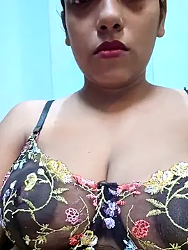 Snapshot of sexyindi_couple chatting on April 2026 05:52:01 AM sexyindi couple online show from April 2026 05:52:01 AM