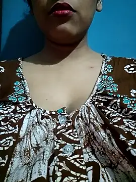 Snapshot of sexyindi_couple chatting on April 2026 11:02:02 AM sexyindi couple online show from April 2026 11:02:02 AM