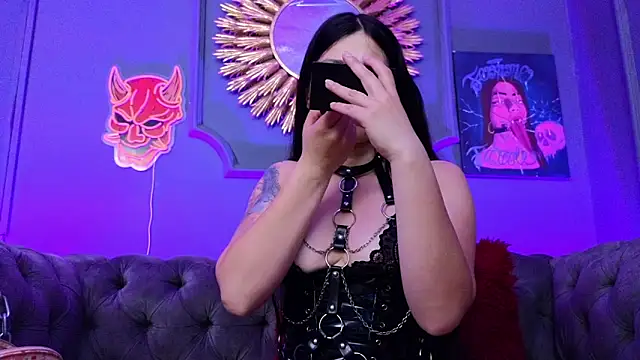 Julieta Russell online show from February 2025 07:52:01 PM