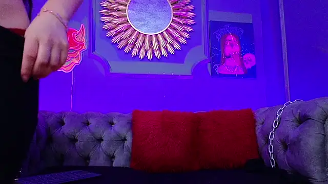 Julieta Russell online show from March 2025 08:22:01 PM